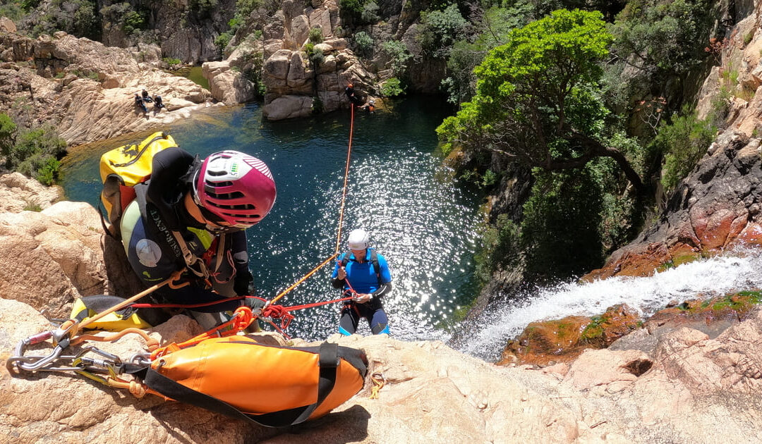 Il canyoning come strumento di formazione: metafore efficaci per la formazione esperienziale